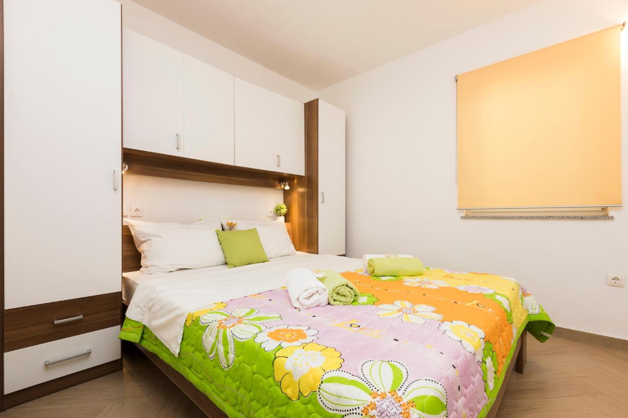 Apartmani I Soba Roberto I Mirjana Valun Exterior foto