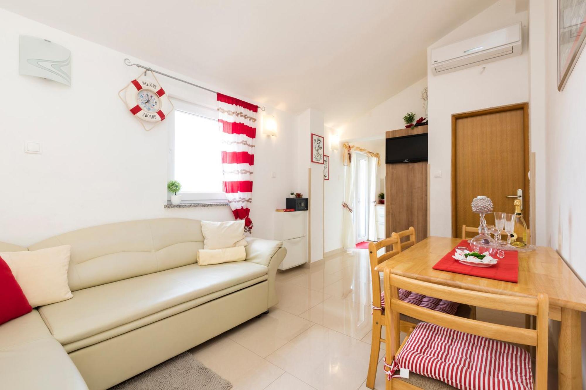 Apartmani I Soba Roberto I Mirjana Valun Exterior foto